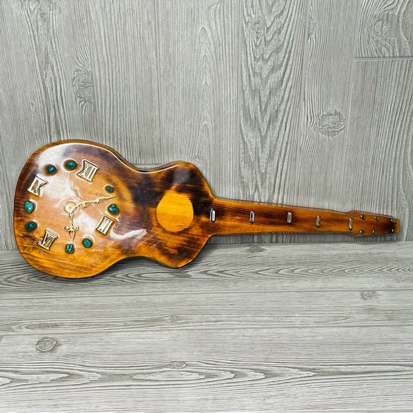 vintage handmade wooden lacquered wall art guitar clock decoration with gems - Picture 4 of 9